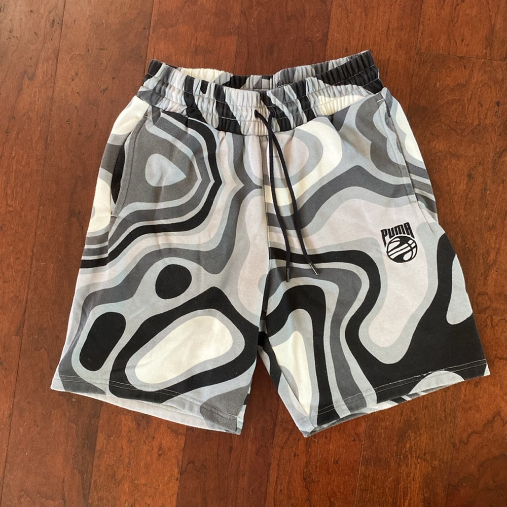 PUMA Men’s S Gray Camo print shorts